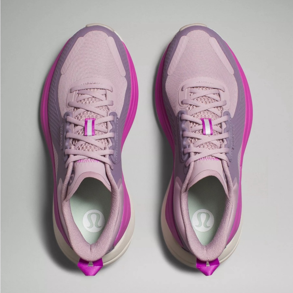Lululemon Blissfeel Trail Womens Running Shoe 9.5
NWOT